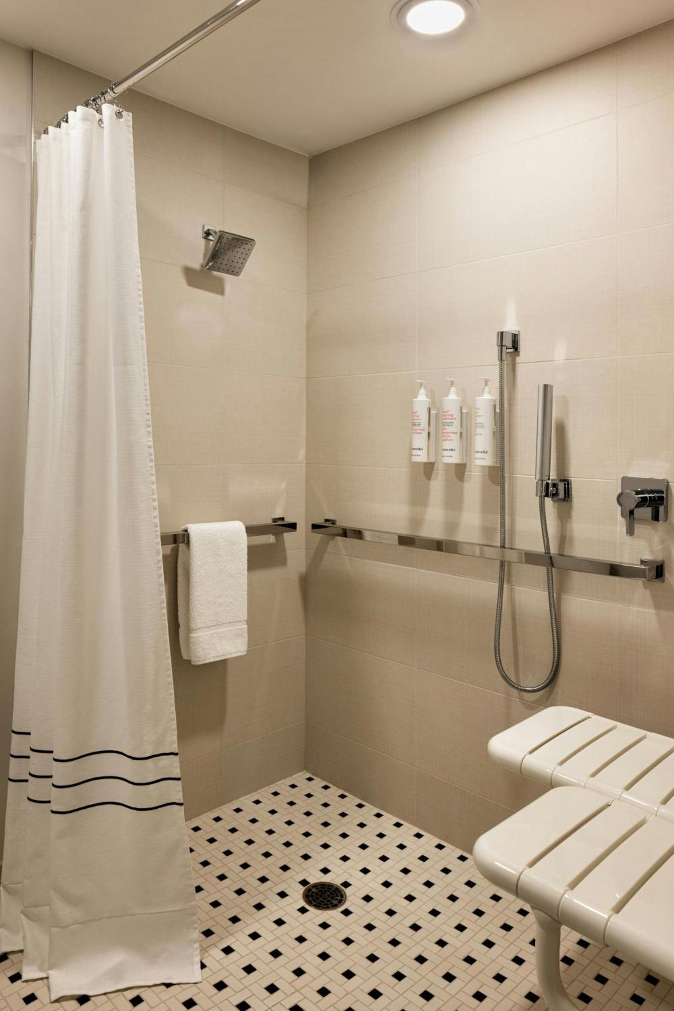 Oshkosh Marriott Waterfront Hotel & Convention Center 외부 사진