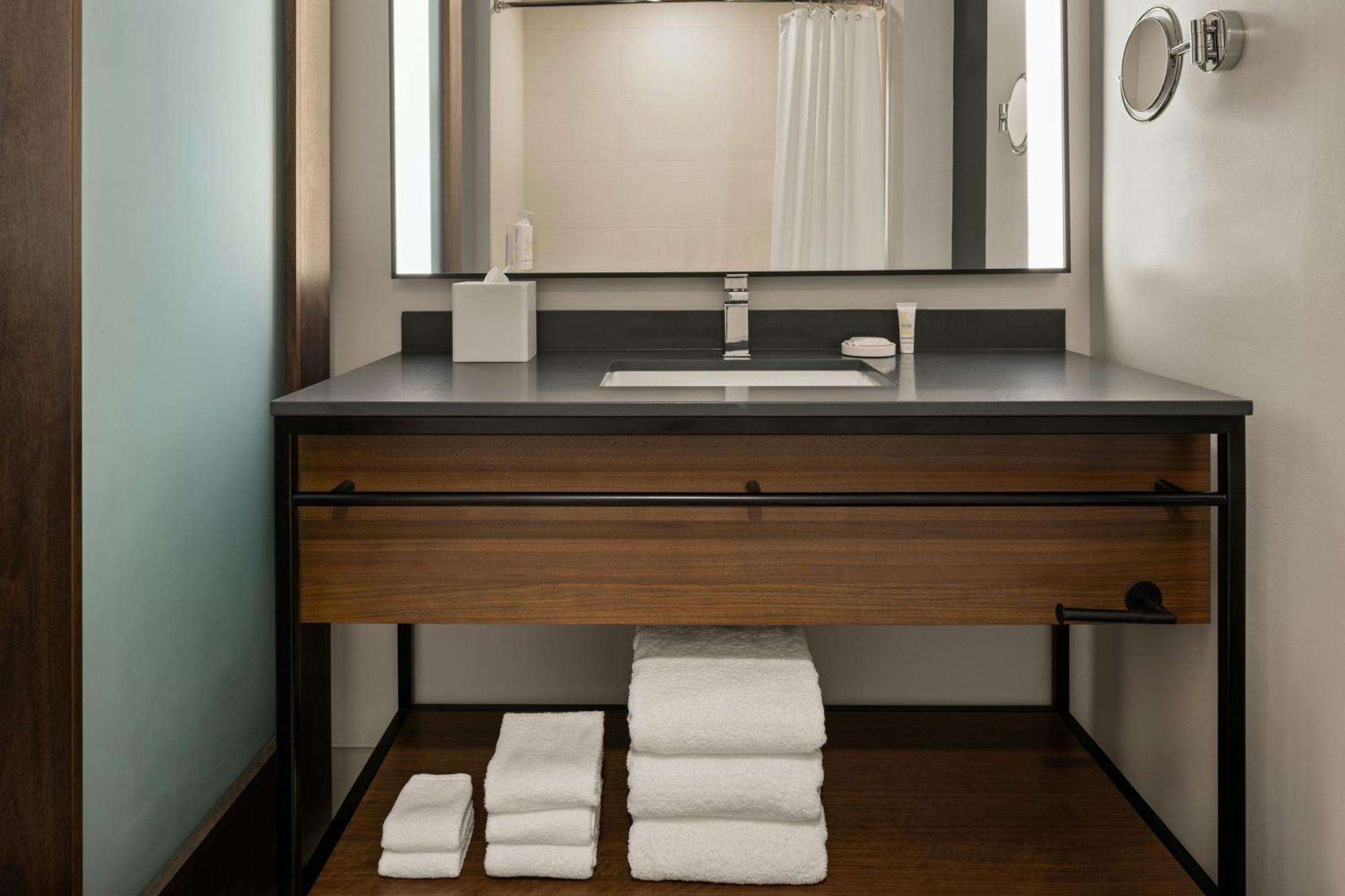 Oshkosh Marriott Waterfront Hotel & Convention Center 외부 사진