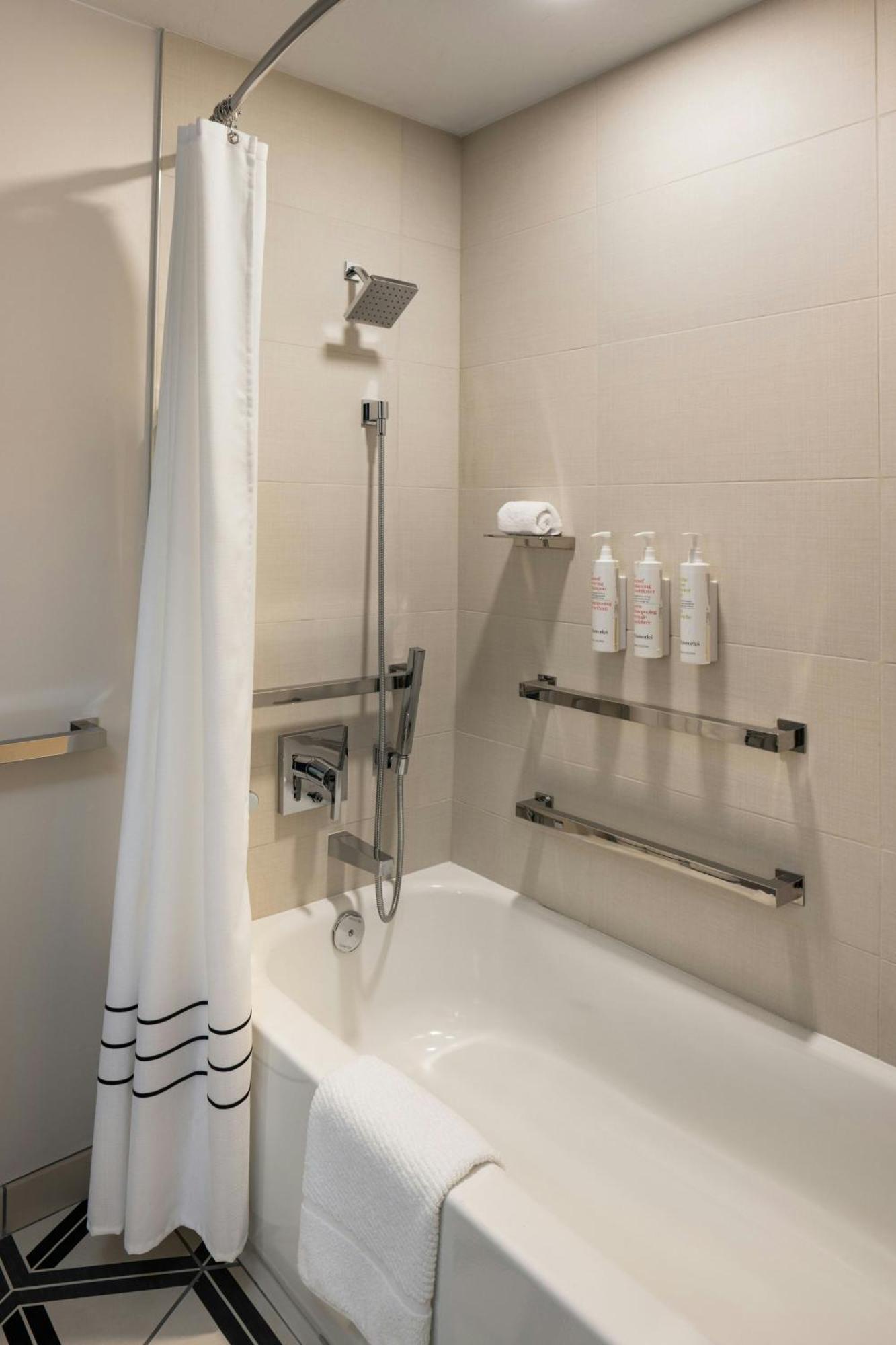 Oshkosh Marriott Waterfront Hotel & Convention Center 외부 사진